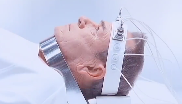 TommyLeeJonesSuntoryCoffee2021