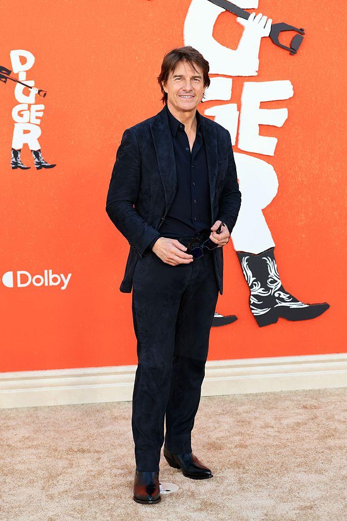 Tom Cruise is Digger Rockwell, rocking red carpet.